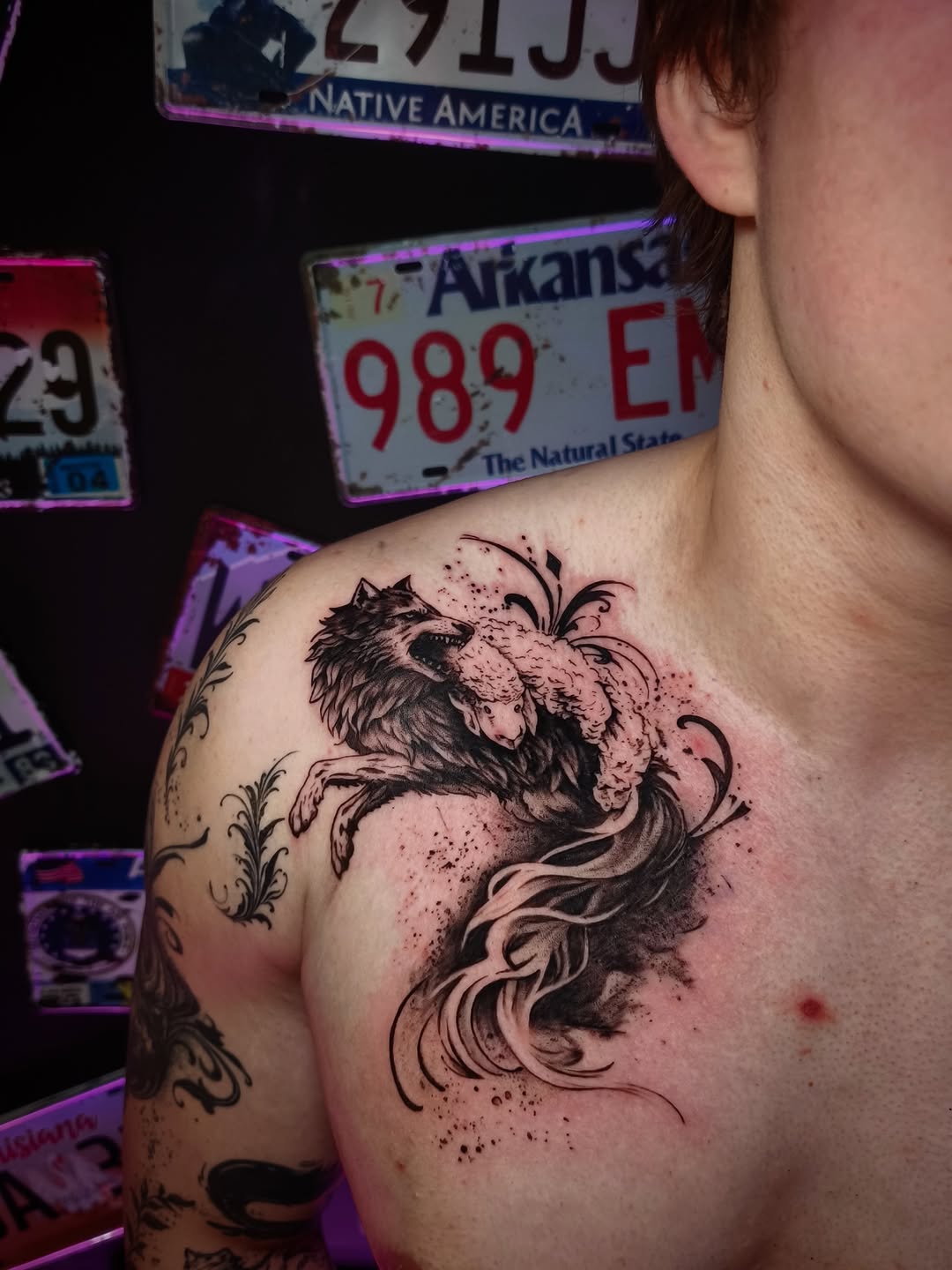 Tatuaż: wilk · zwierzę. Wykonał Kiziorsky Tattoo - Tatuaż i Piercing - Kraków (Kraków). Otwórz zdjęcie w profilu.