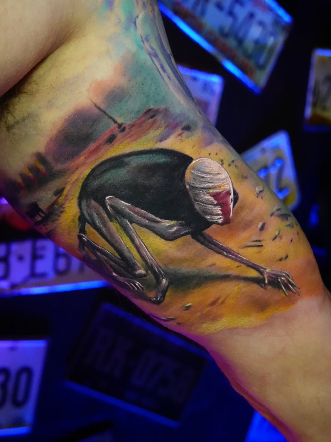 Tatuaż: stworzenie · postać. Wykonał Kiziorsky Tattoo - Tatuaż i Piercing - Kraków (Kraków). Otwórz zdjęcie w profilu.