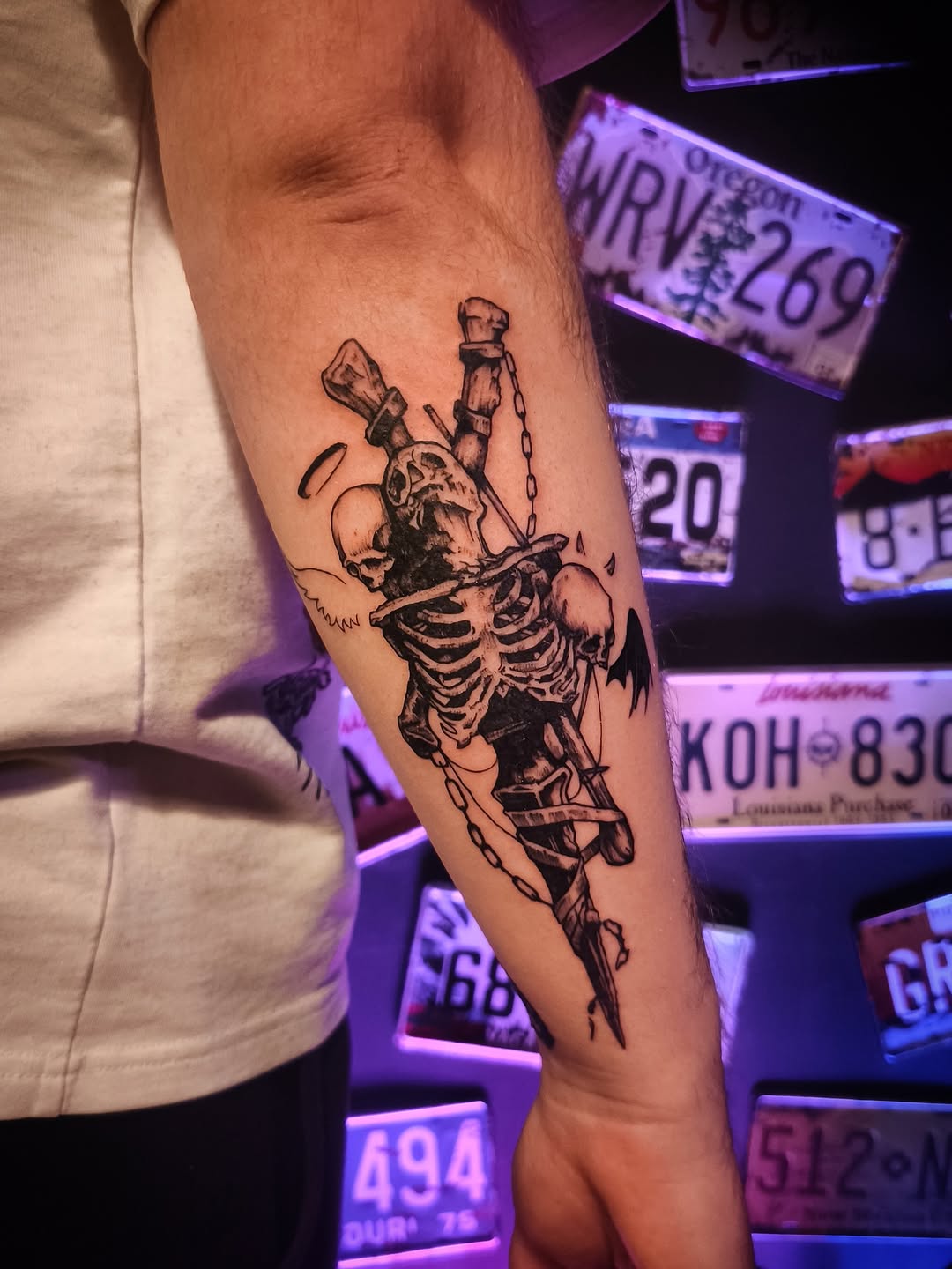 Tatuaż: szkielet · czaszka. Wykonał Kiziorsky Tattoo - Tatuaż i Piercing - Kraków (Kraków). Otwórz zdjęcie w profilu.