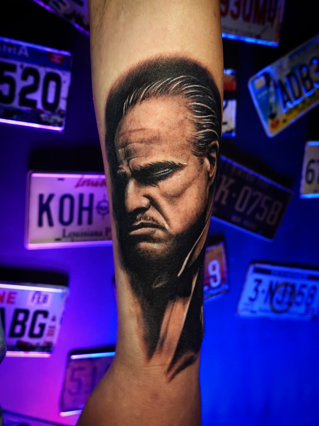 Tatuaż: postać · mężczyzna. Wykonał Kiziorsky Tattoo - Tatuaż i Piercing - Kraków (Kraków). Otwórz zdjęcie w profilu.