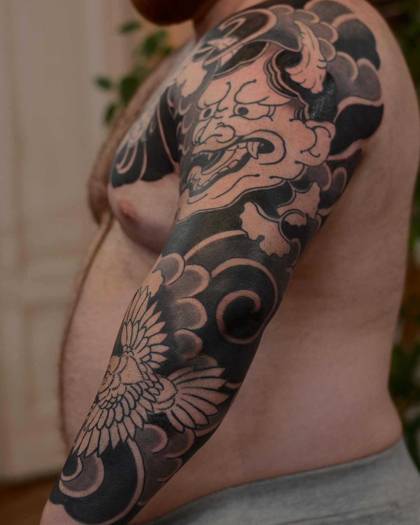 Tatuaż: demon · chmura. Wykonał Horo (Kraków). Otwórz zdjęcie w profilu.