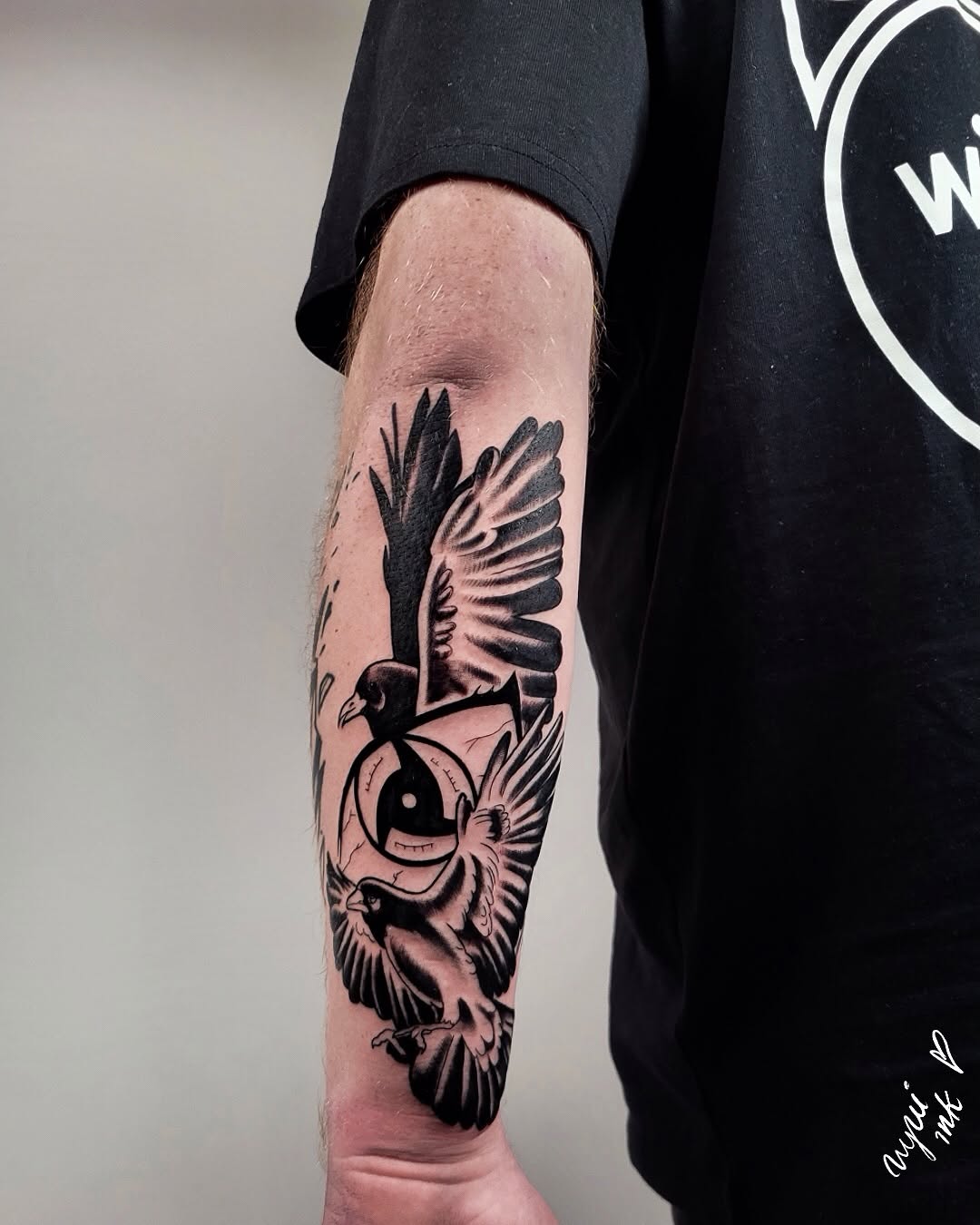 Tatuaż: ptak · oko. Wykonał Nina (Kraków). Otwórz zdjęcie w profilu.