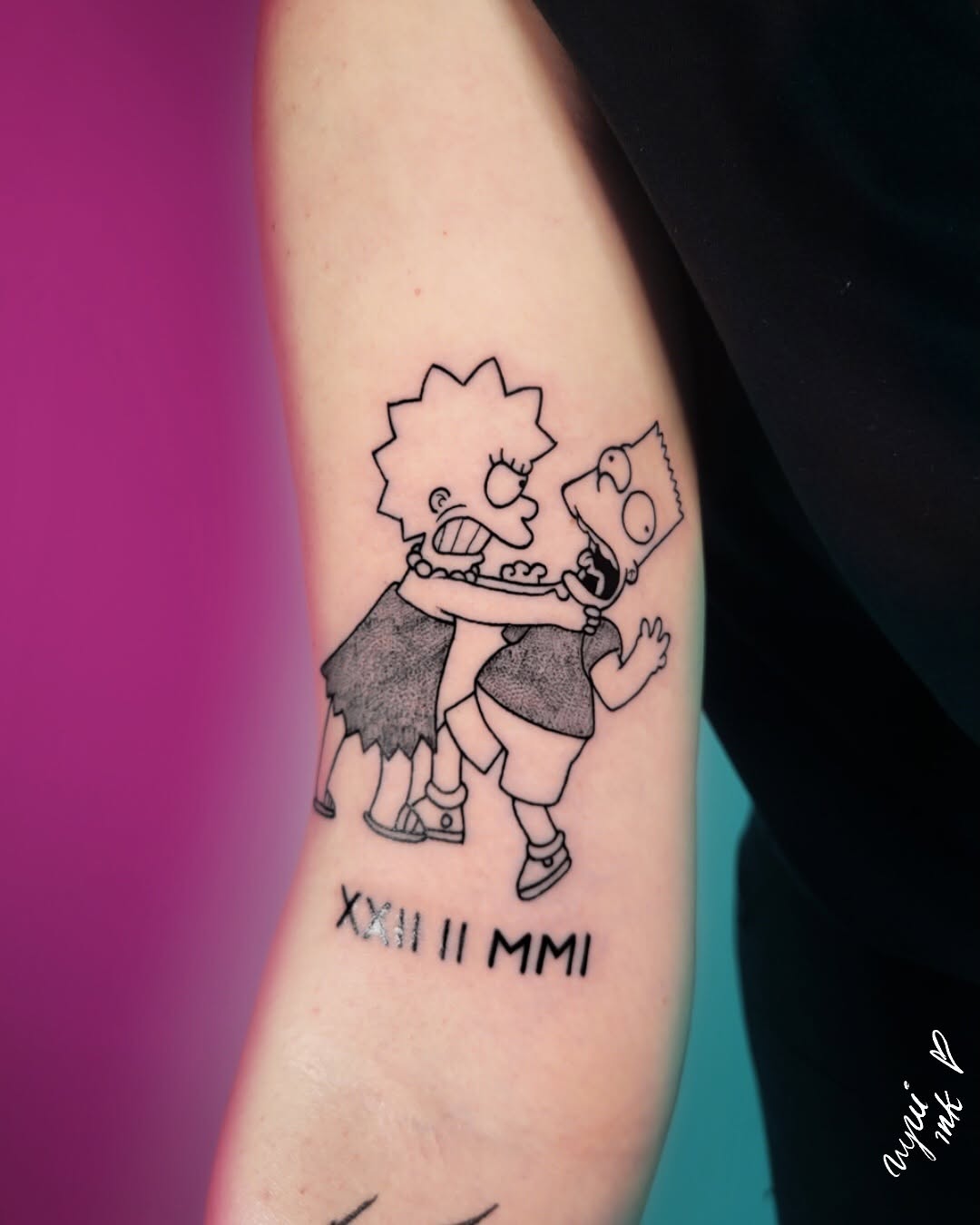 Tatuaż postaci z kreskówki na ramieniu — anime, Nina, Kraków