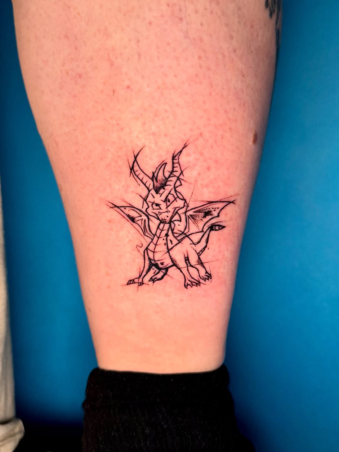 Tatuaż smoka na łydce — ilustracyjny, Talar ink tattoo, Kraków