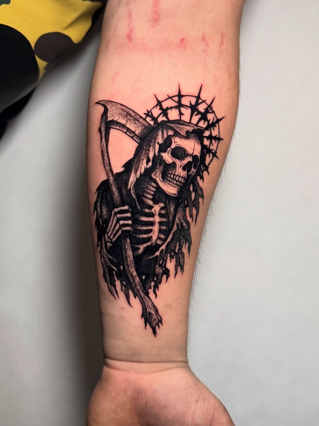 Tatuaż: czaszka · szkielet. Wykonał Talar ink tattoo (Kraków). Otwórz zdjęcie w profilu.