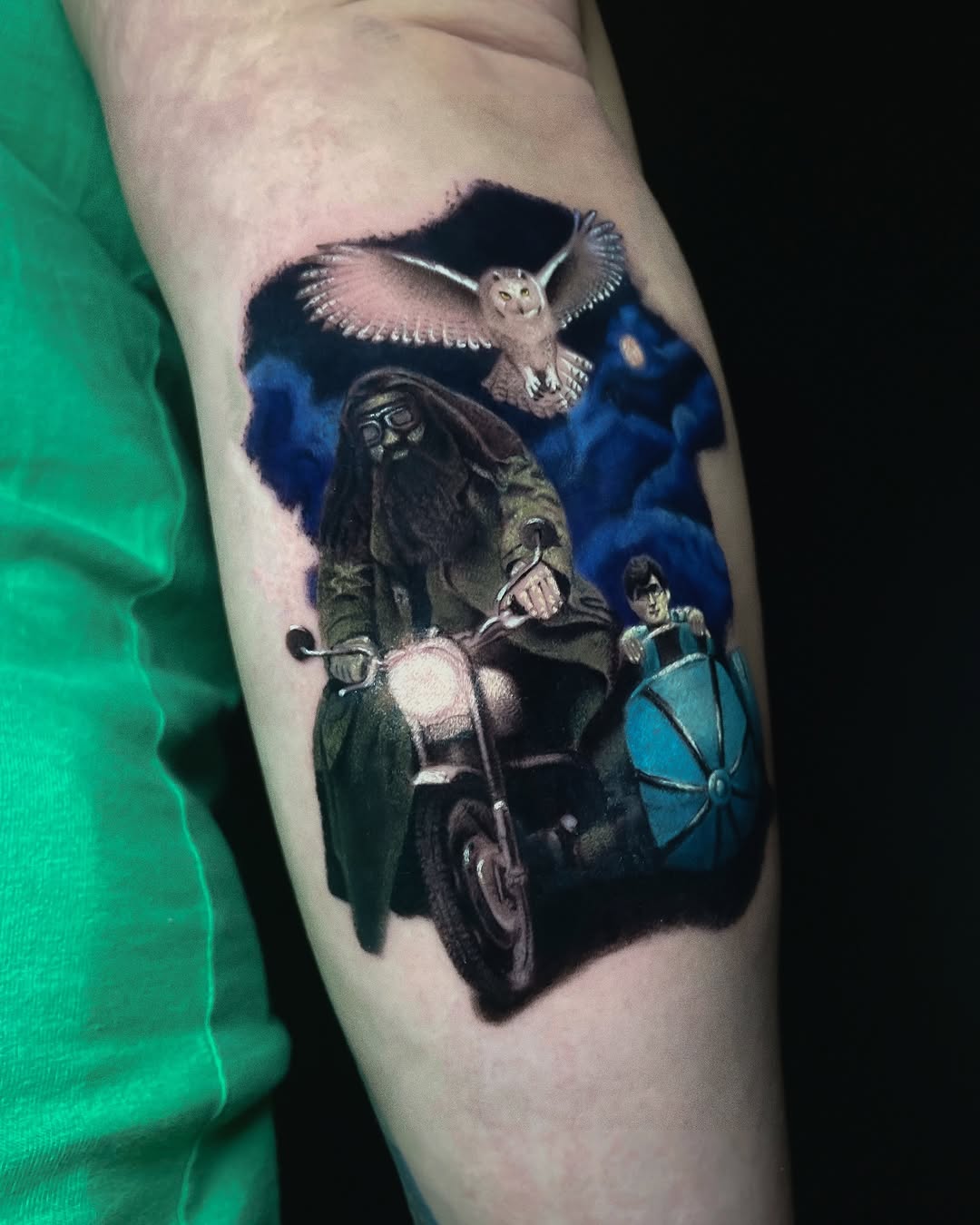 Tatuaż: sowa · mężczyzna. Wykonał Gabriel (Kraków). Otwórz zdjęcie w profilu.