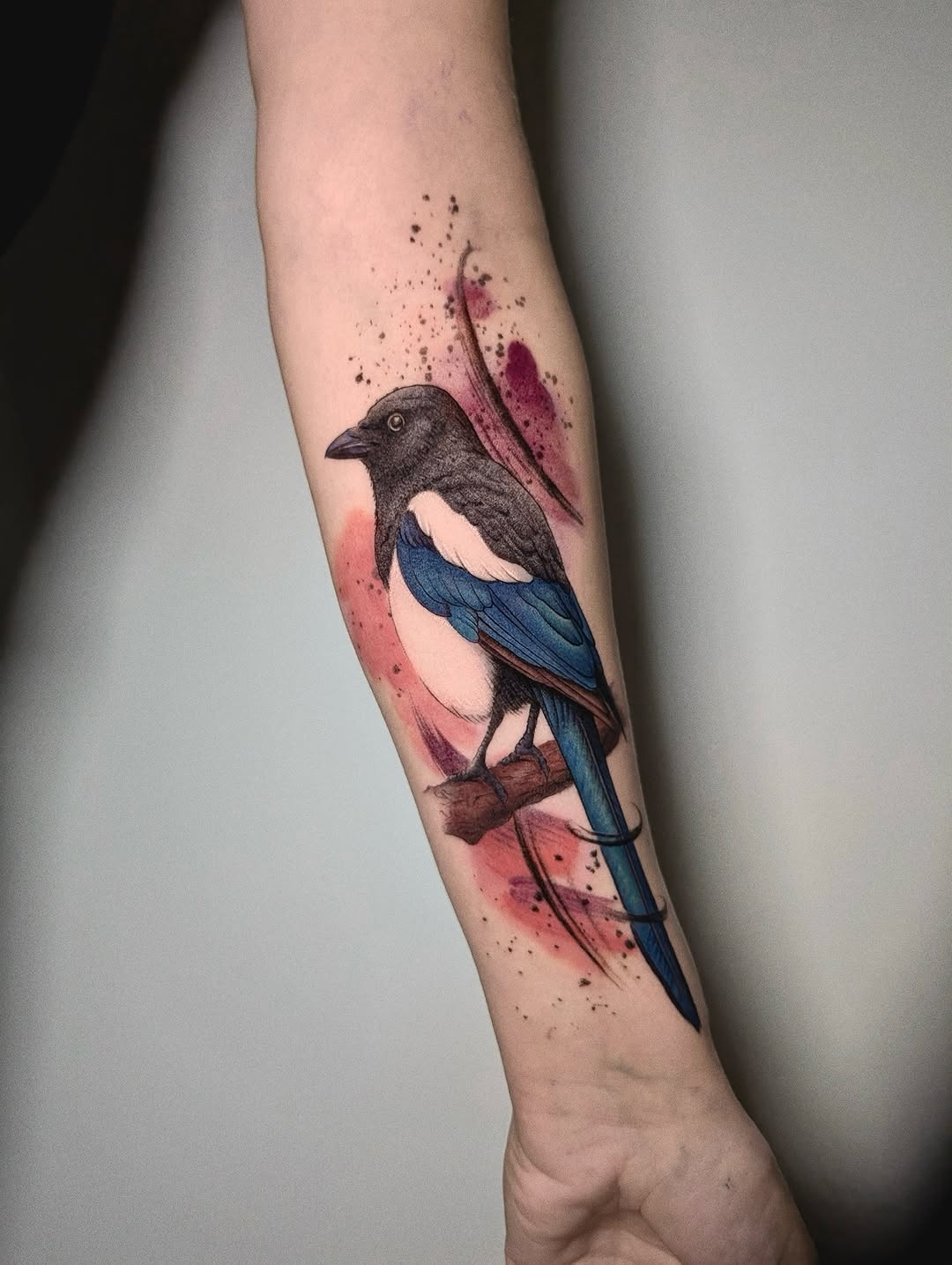 Tatuaż: sowa · ptak. Wykonał Gabriel (Kraków). Otwórz zdjęcie w profilu.