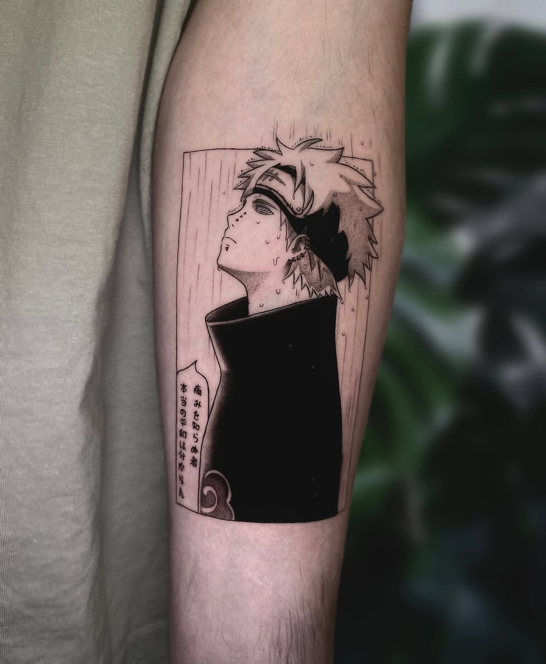 Tatuaż: postać z anime · mężczyzna. Wykonał Gabriel (Kraków). Otwórz zdjęcie w profilu.