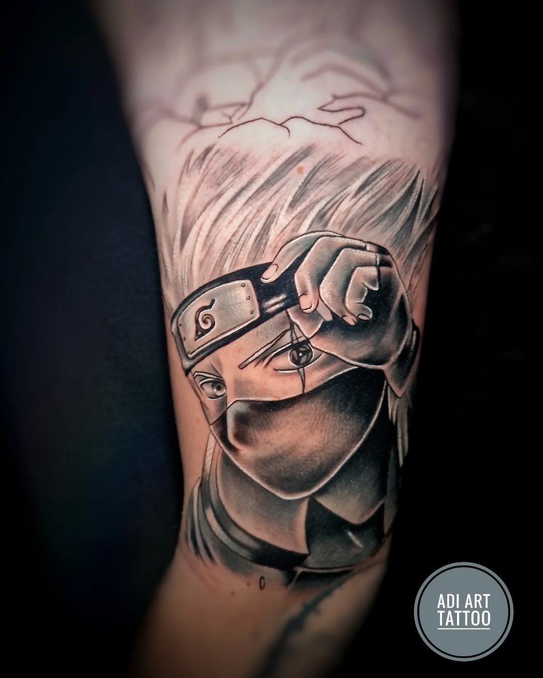 Tatuaż: postać anime · ninja. Wykonał Adi (Kraków). Otwórz zdjęcie w profilu.