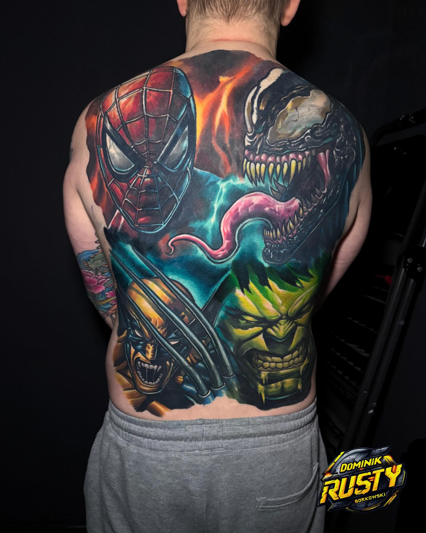 Tatuaż: Spider-Man · Venom. Wykonał Dominik (Kraków). Otwórz zdjęcie w profilu.