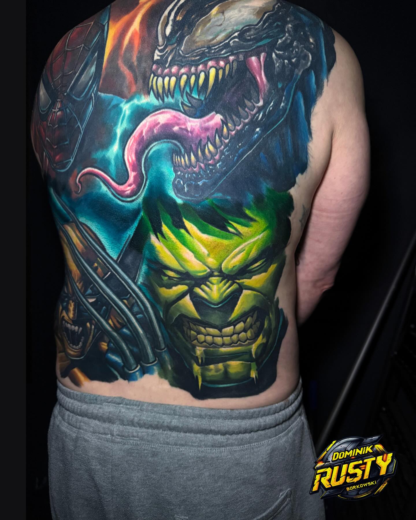 Tatuaż: Hulk · Venom. Wykonał Dominik (Kraków). Otwórz zdjęcie w profilu.