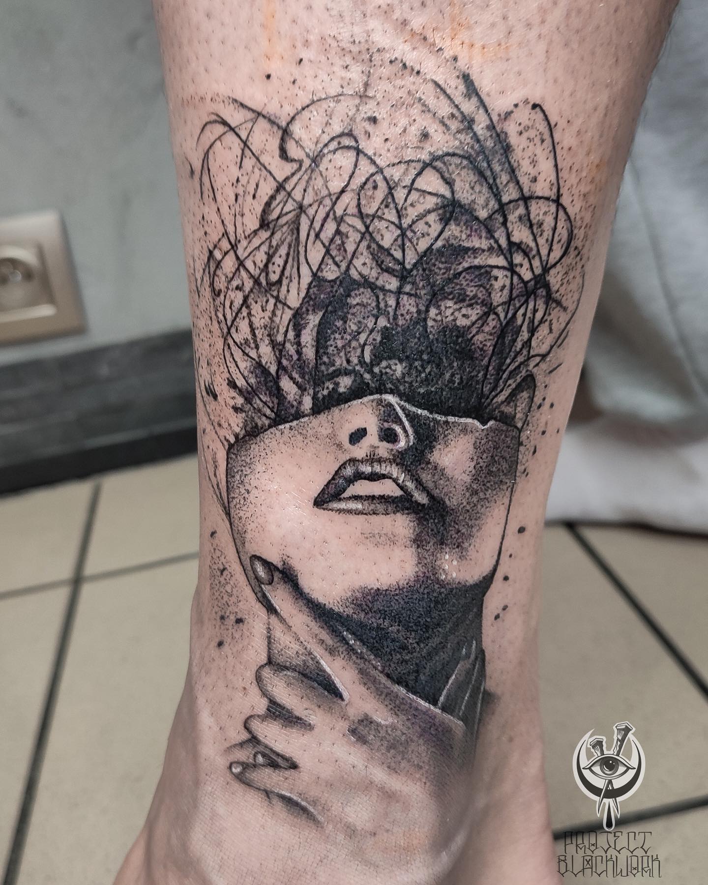 Tatuaż: twarz · kobieta. Wykonał Dawid (Kraków). Otwórz zdjęcie w profilu.