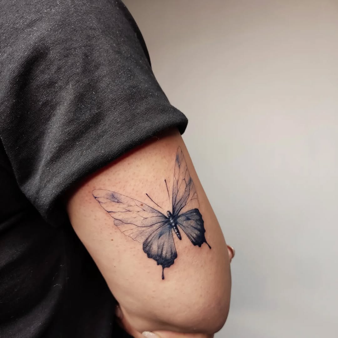 Tatuaż: motyl · owad. Wykonał Olena (Kraków). Otwórz zdjęcie w profilu.
