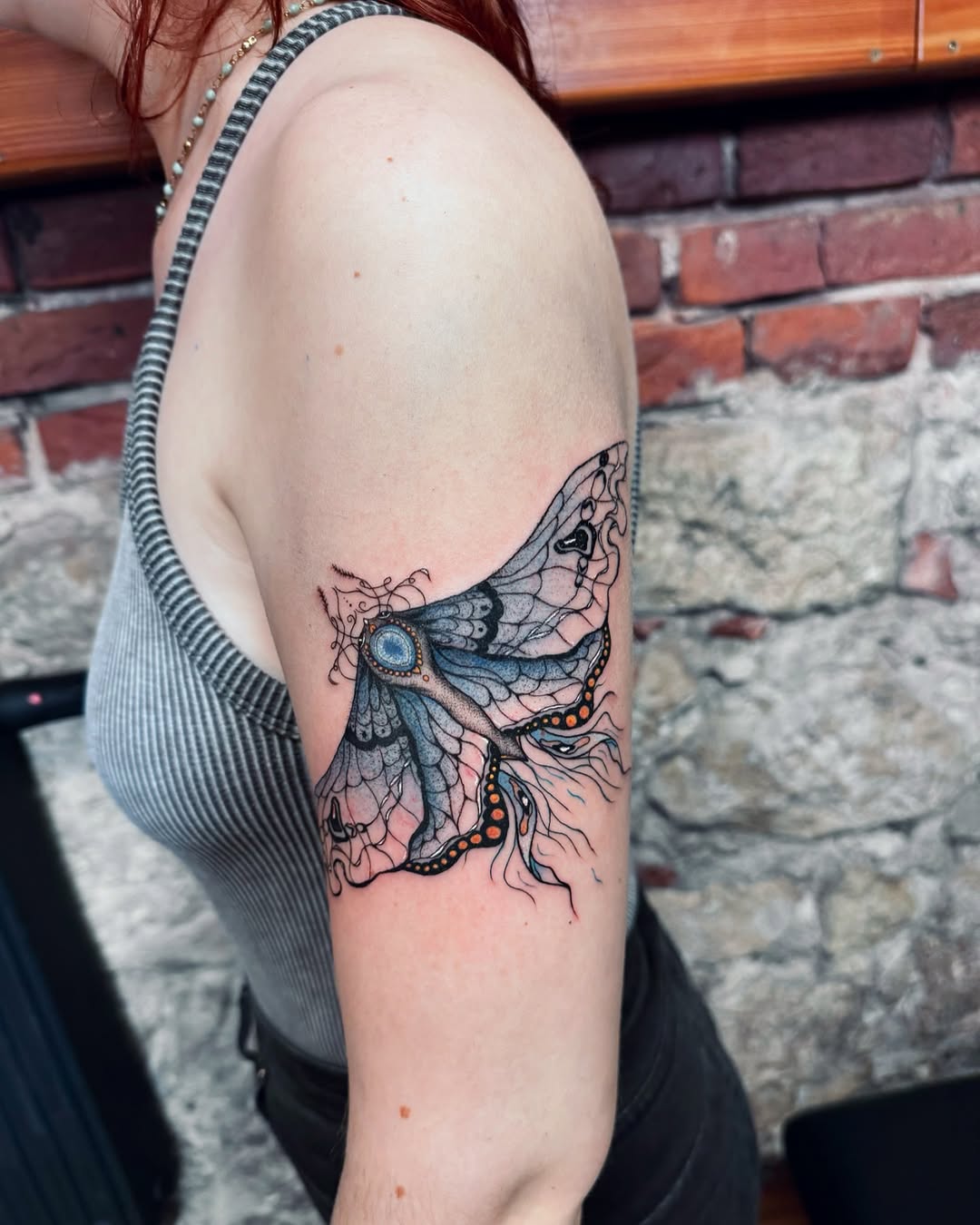 Tatuaż: motyl · owad. Wykonał Hania (Kraków). Otwórz zdjęcie w profilu.
