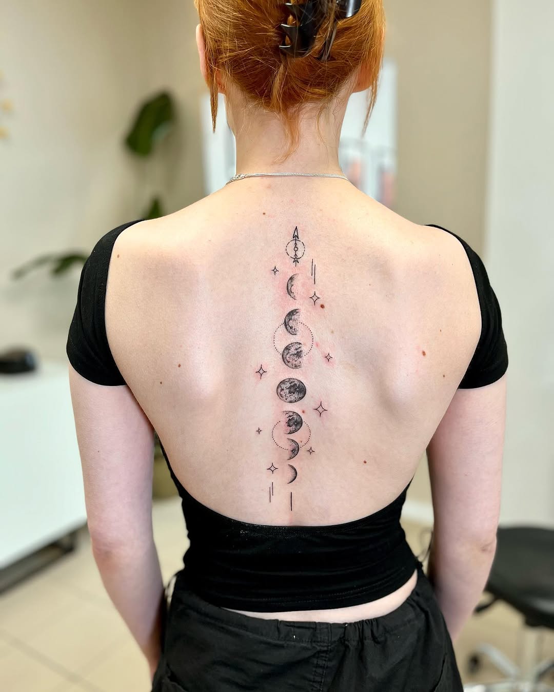 Tatuaż: astronomia · wszechświat. Wykonał Hania (Kraków). Otwórz zdjęcie w profilu.