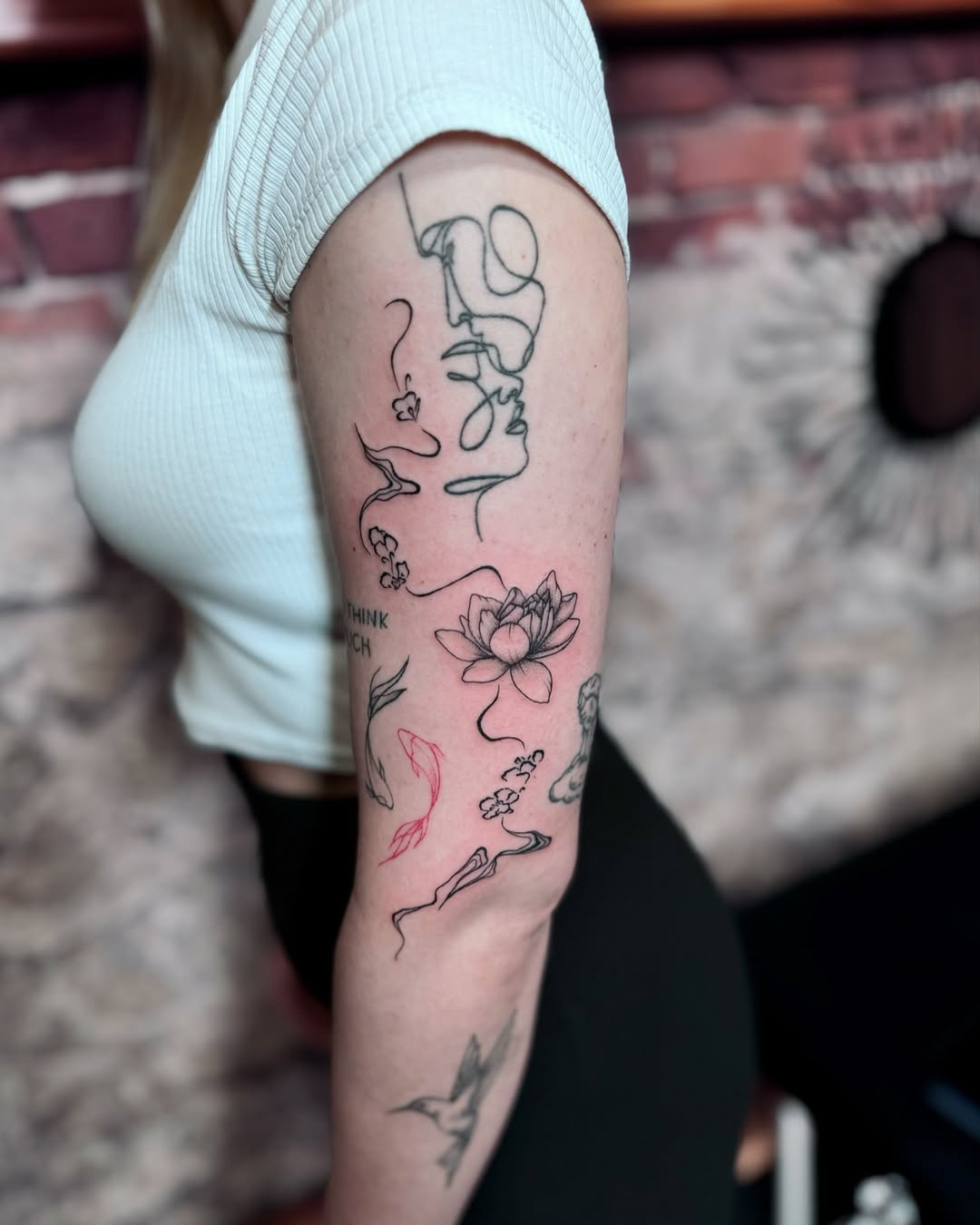 Tatuaż: lotos · twarz. Wykonał Hania (Kraków). Otwórz zdjęcie w profilu.