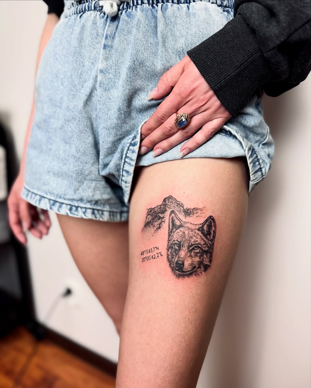 Tatuaż: wilk · góra. Wykonał Hania (Kraków). Otwórz zdjęcie w profilu.