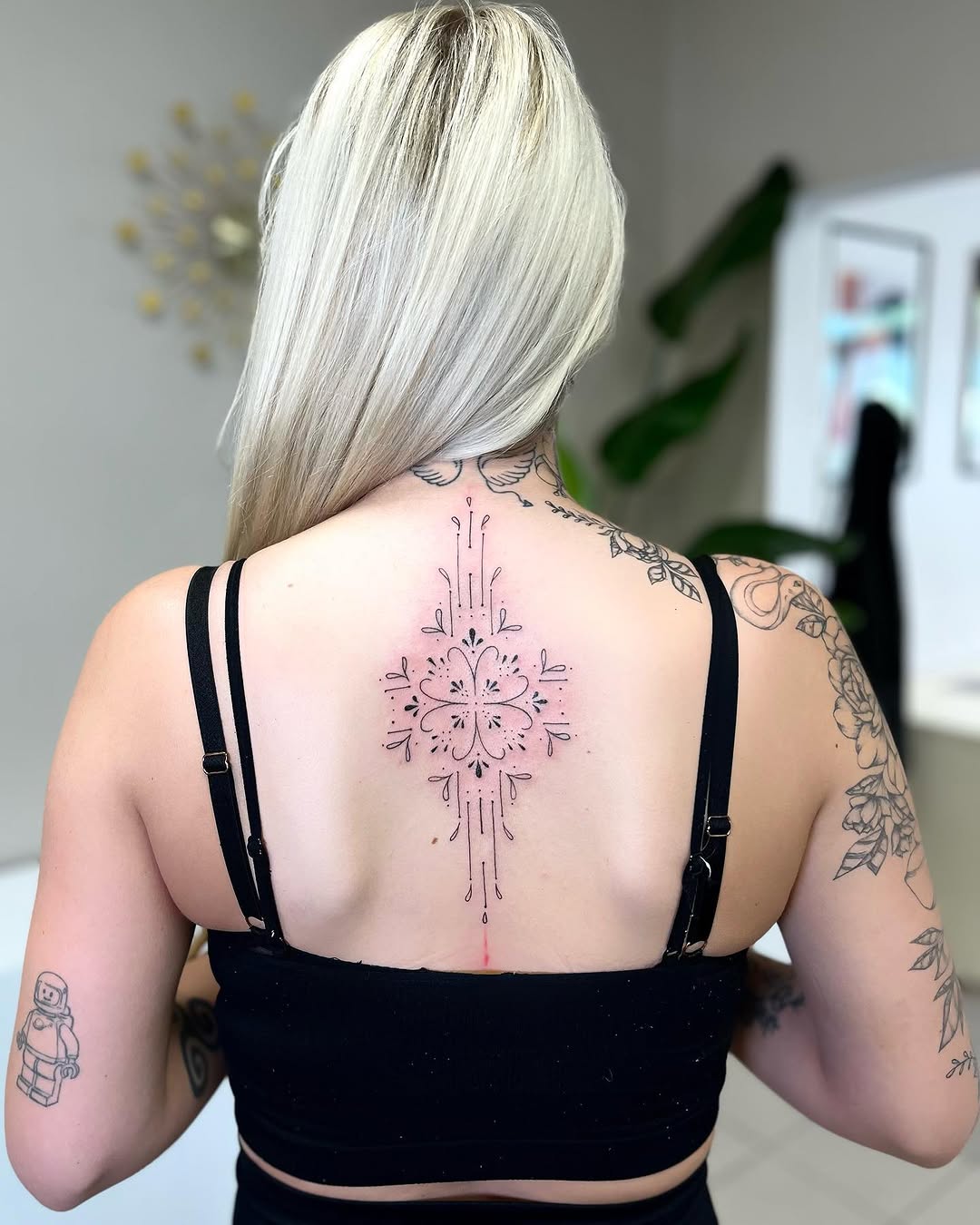 Tatuaż: motyw ornamentacyjny · symbol. Wykonał Hania (Kraków). Otwórz zdjęcie w profilu.