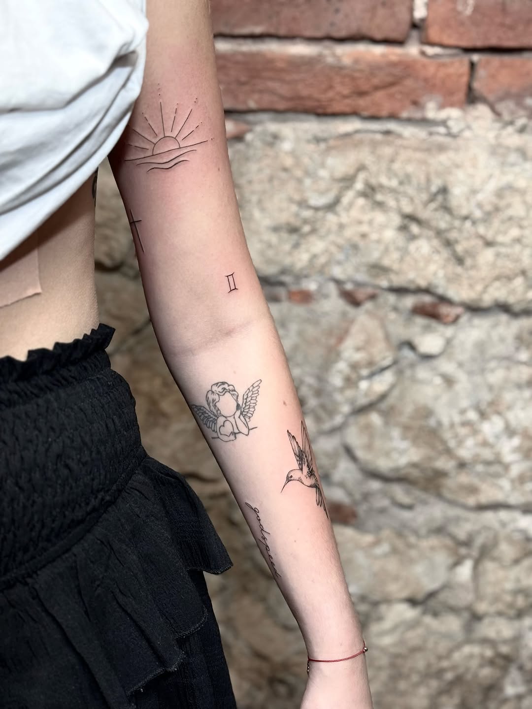 Tatuaż: aniołek · koliber. Wykonał Hania (Kraków). Otwórz zdjęcie w profilu.
