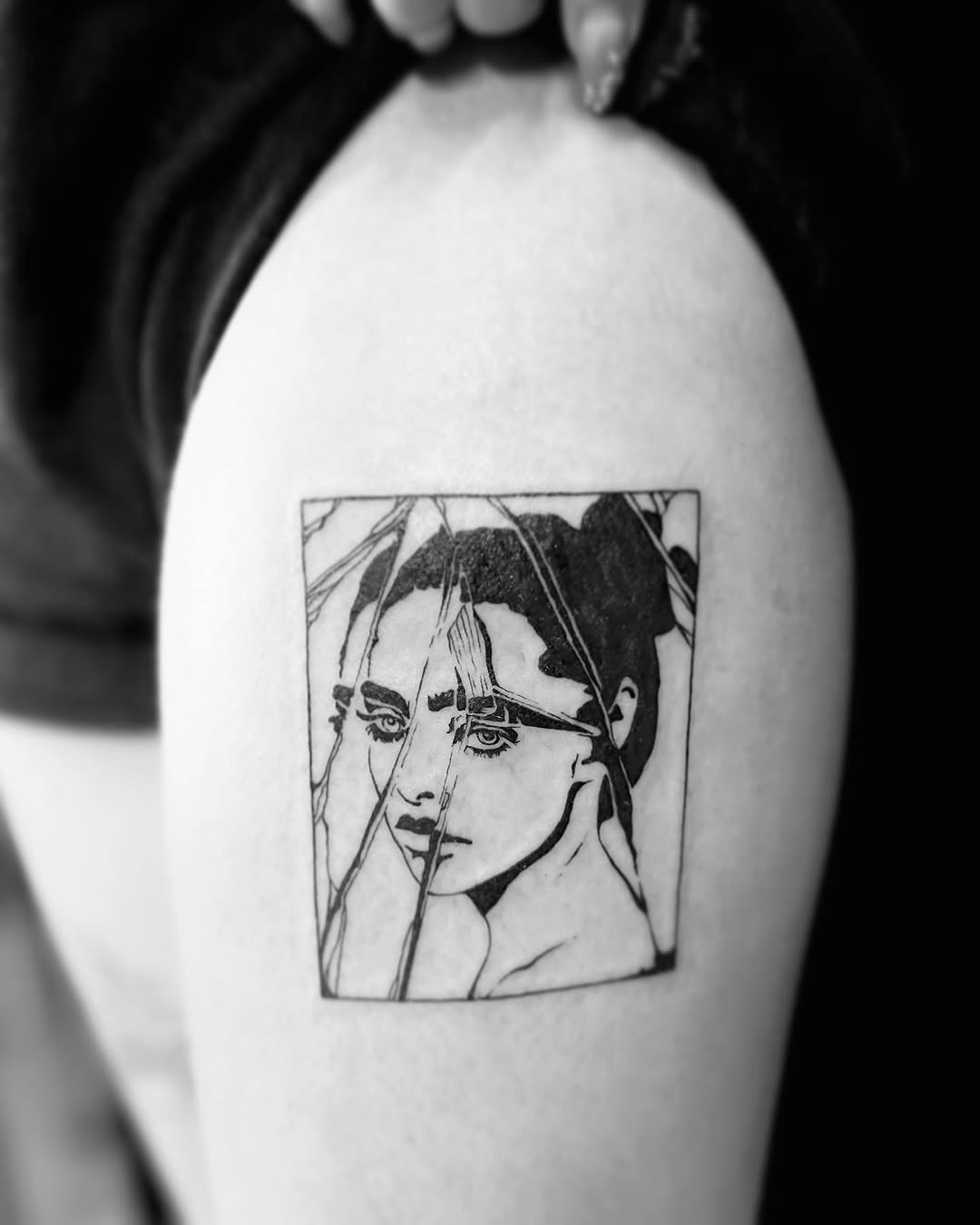 Tatuaż: portret · twarz. Wykonał Hania (Kraków). Otwórz zdjęcie w profilu.