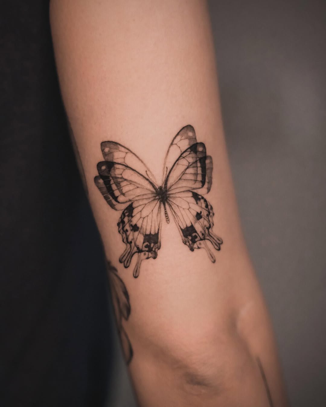 Tatuaż: motyl · owad. Wykonał Anka (Kraków). Otwórz zdjęcie w profilu.