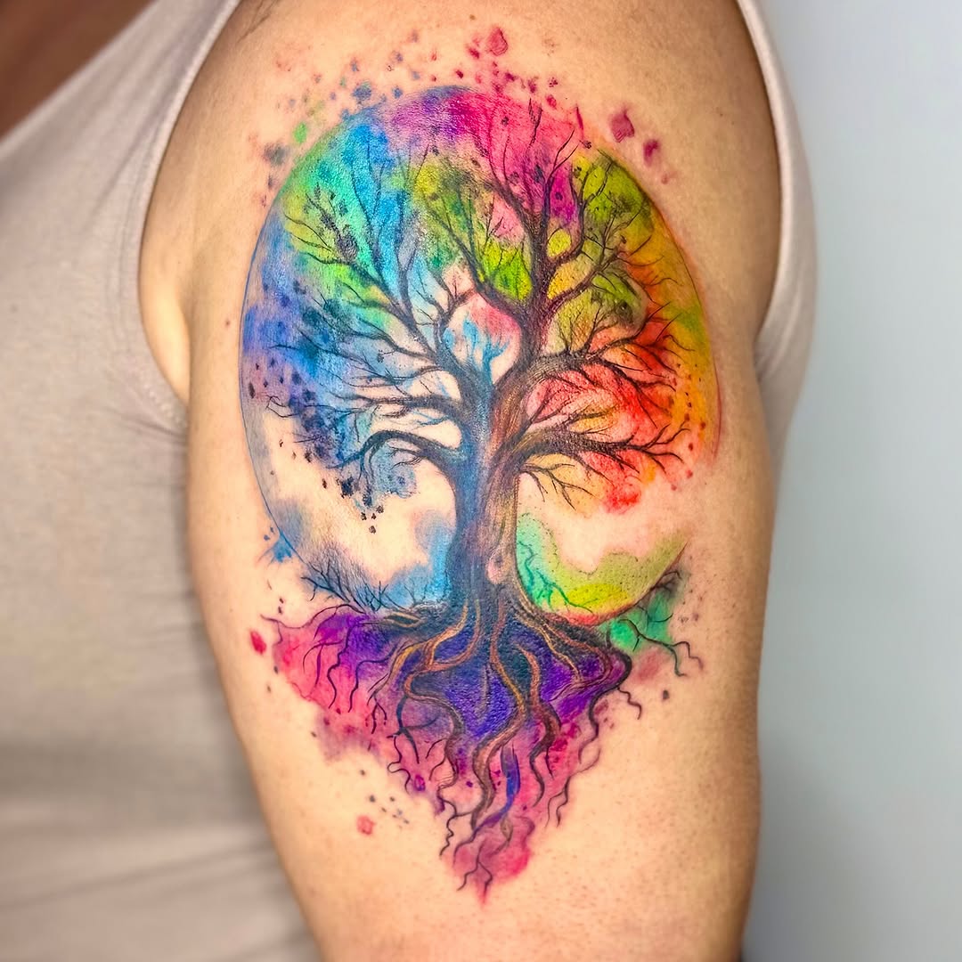 Tatuaż: drzewo · korzenie. Wykonał marzenatattooart (Kraków). Otwórz zdjęcie w profilu.